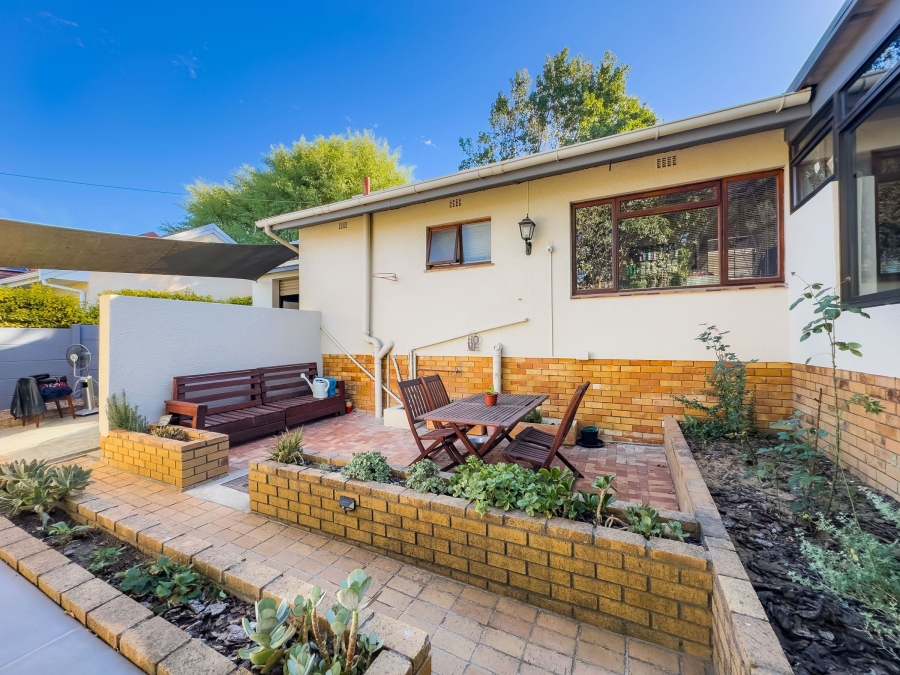 5 Bedroom Property for Sale in La Rochelle Western Cape